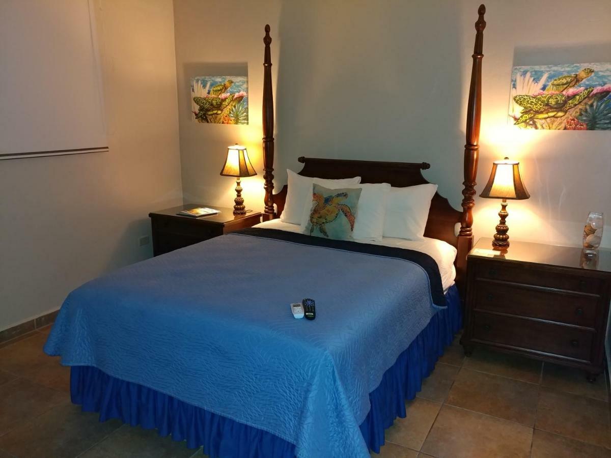 לה פארגוארה Parador Turtle Bay Inn מראה חיצוני תמונה